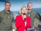 Klaudia Tanner auf der AIRPOWER22. (Bild öffnet sich in einem neuen Fenster)