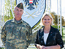 Ministerin Klaudia Tanner und Oberst Christian Tesar. (Bild öffnet sich in einem neuen Fenster)