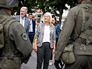 Verteidigungsministerin Klaudia Tanner bei Übung STEINFELD23. (Bild öffnet sich in einem neuen Fenster)