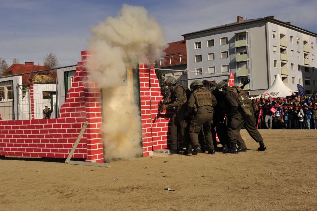 Bildgr&ouml;&szlig;e auf die Monitoraufl&ouml;sung (640x480 px) optimiert