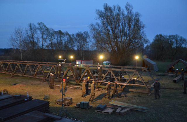 Bildgröße auf die Monitorauflösung (640x480 px) optimiert