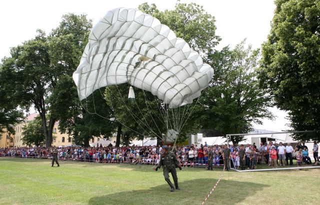 Bildgröße auf die Monitorauflösung (640x480 px) optimiert