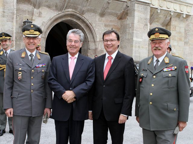 Bildgröße auf die Monitorauflösung (640x480 px) optimiert