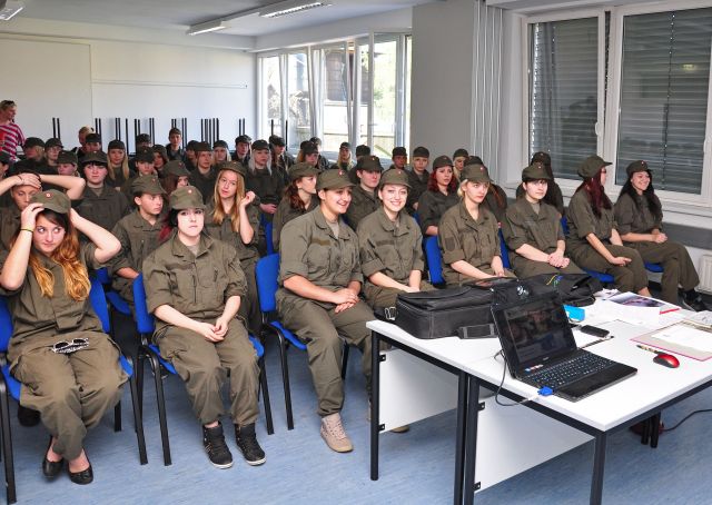 Bildgr&ouml;&szlig;e auf die Monitoraufl&ouml;sung (640x480 px) optimiert