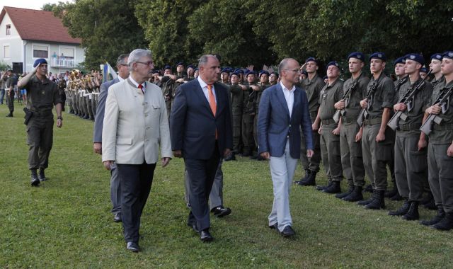 Bildgröße auf die Monitorauflösung (640x480 px) optimiert