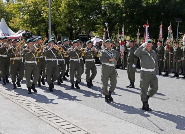 Bildgröße auf die Monitorauflösung (640x480 px) optimiert