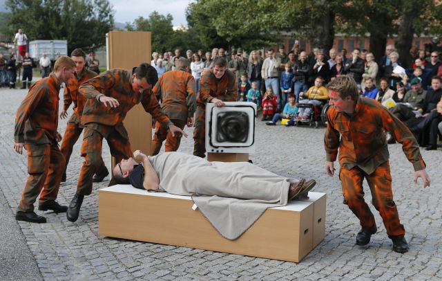 Bildgröße auf die Monitorauflösung (640x480 px) optimiert