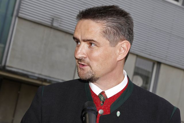 Bildgröße auf die Monitorauflösung (640x480 px) optimiert