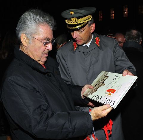 Bildname: 20131009_193326.jpg, momentane Bildgröße: 480x471 px Bildgröße auf die Monitorauflösung (640x480 px) optimiert