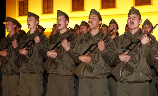 Bildgröße auf die Monitorauflösung (640x480 px) optimiert