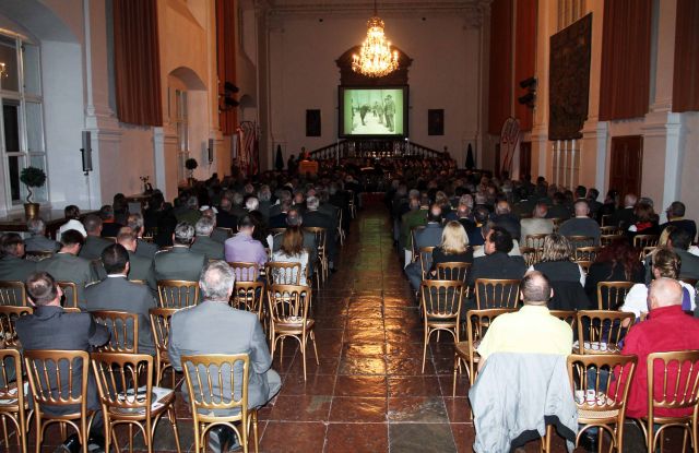 Bildgröße auf die Monitorauflösung (640x480 px) optimiert