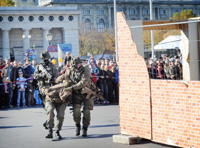 Bildgr&ouml;&szlig;e auf die Monitoraufl&ouml;sung (640x480 px) optimiert