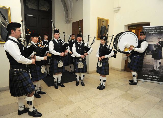 Bildgröße auf die Monitorauflösung (640x480 px) optimiert