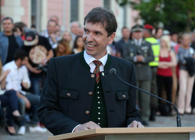 Bildgröße auf die Monitorauflösung (640x480 px) optimiert