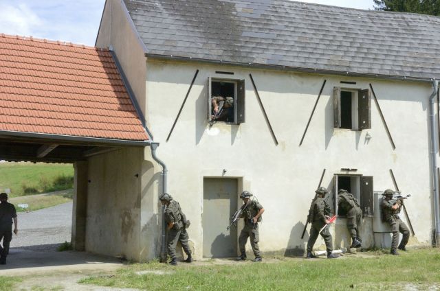 Bildgröße auf die Monitorauflösung (640x480 px) optimiert
