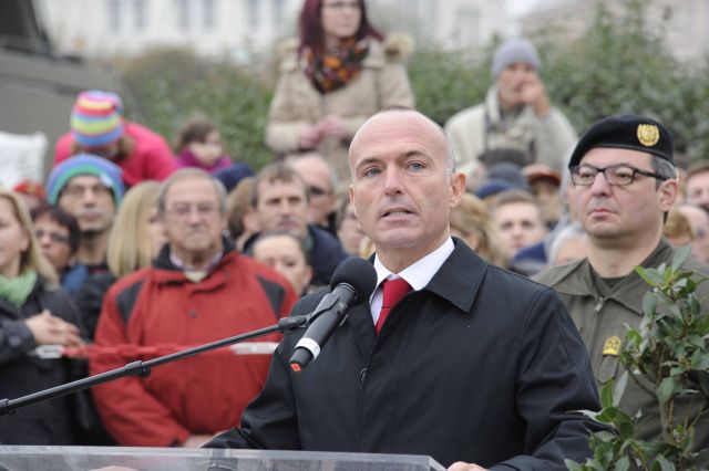 Bildgröße auf die Monitorauflösung (640x480 px) optimiert