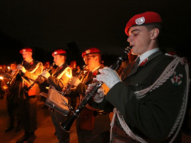 Bildgröße auf die Monitorauflösung (640x480 px) optimiert