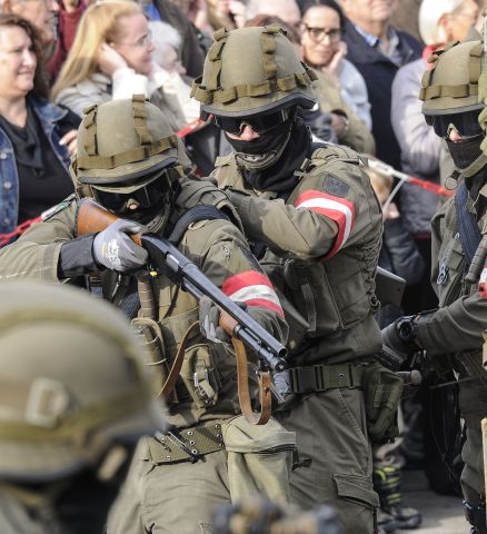 Bildgröße auf die Monitorauflösung (640x480 px) optimiert