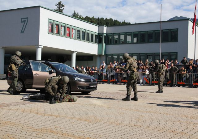 Bildgr&ouml;&szlig;e auf die Monitoraufl&ouml;sung (640x480 px) optimiert