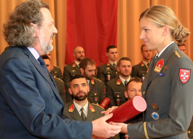 Bildgröße auf die Monitorauflösung (640x480 px) optimiert