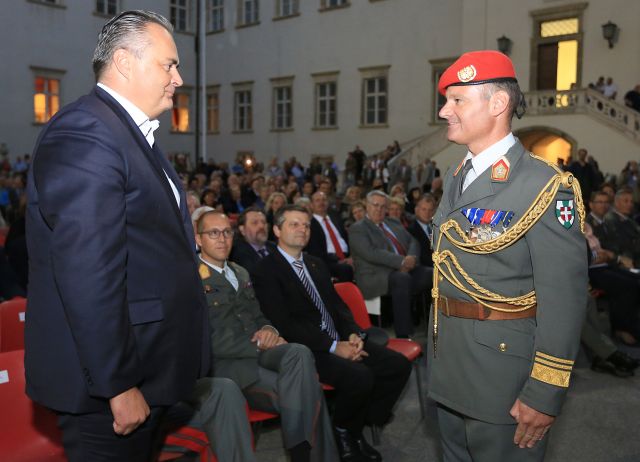 Bildgröße auf die Monitorauflösung (640x480 px) optimiert