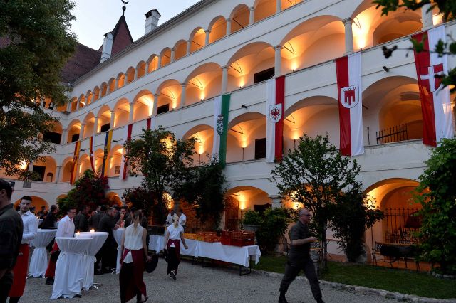 Bildgr&ouml;&szlig;e auf die Monitoraufl&ouml;sung (640x480 px) optimiert