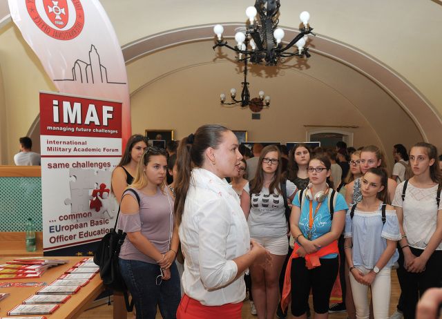 Bildgröße auf die Monitorauflösung (640x480 px) optimiert