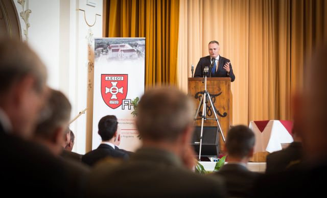 Bildgröße auf die Monitorauflösung (640x480 px) optimiert