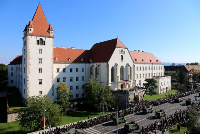 Bildgröße auf die Monitorauflösung (640x480 px) optimiert