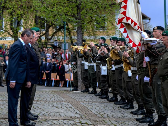 Bildgröße auf die Monitorauflösung (640x480 px) optimiert