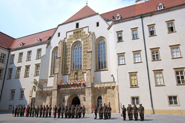 Bildgröße auf die Monitorauflösung (640x480 px) optimiert