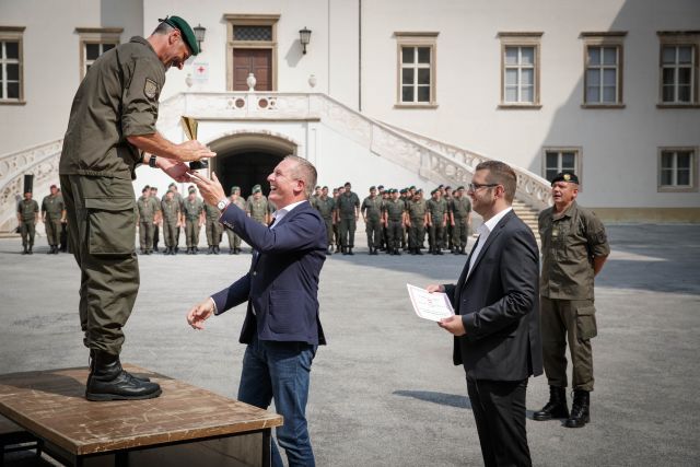 Bildgröße auf die Monitorauflösung (640x480 px) optimiert