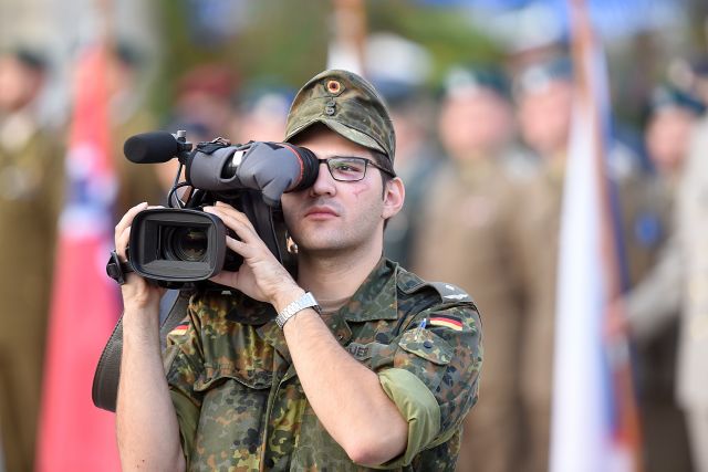 Bildgröße auf die Monitorauflösung (640x480 px) optimiert