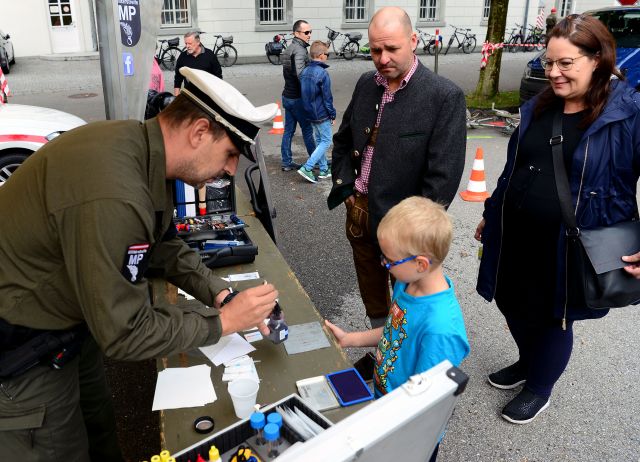 Bildgröße auf die Monitorauflösung (640x480 px) optimiert