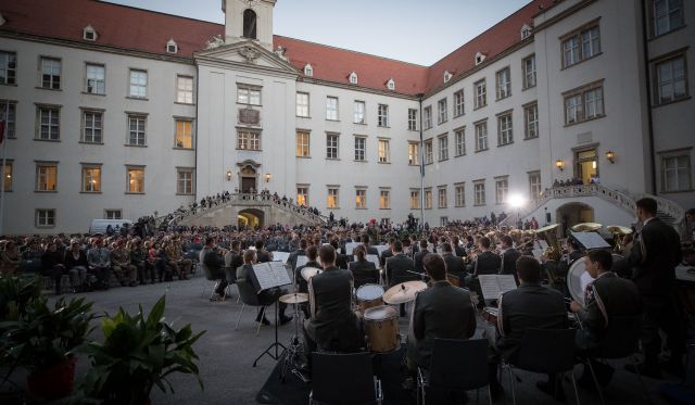 Bildgr&ouml;&szlig;e auf die Monitoraufl&ouml;sung (640x480 px) optimiert