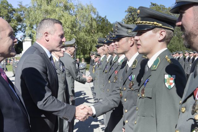 Bildgröße auf die Monitorauflösung (640x480 px) optimiert