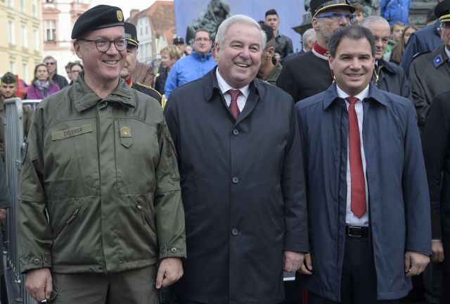 Bildgröße auf die Monitorauflösung (640x480 px) optimiert