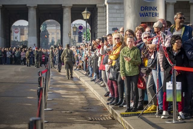 Bildgröße auf die Monitorauflösung (640x480 px) optimiert