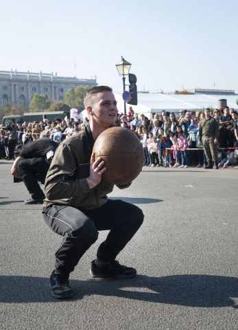 Bildgr&ouml;&szlig;e auf die Monitoraufl&ouml;sung (640x480 px) optimiert