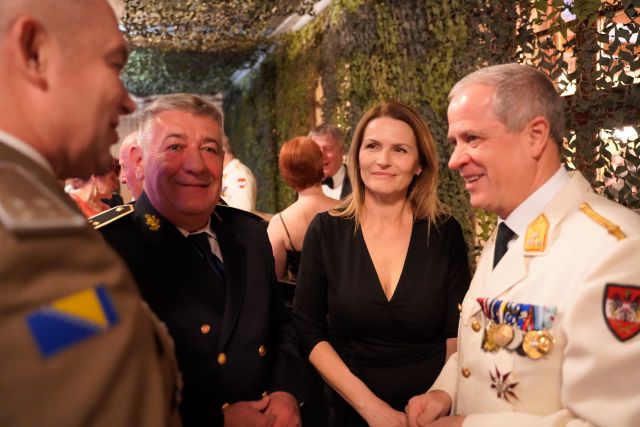 Bildgröße auf die Monitorauflösung (640x480 px) optimiert