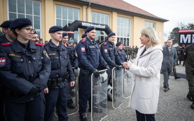 Bildgr&ouml;&szlig;e auf die Monitoraufl&ouml;sung (640x480 px) optimiert