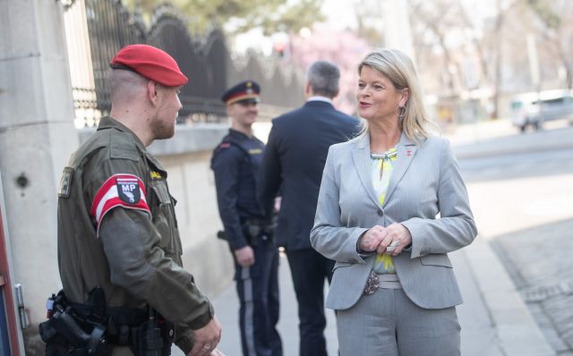 Bildgr&ouml;&szlig;e auf die Monitoraufl&ouml;sung (640x480 px) optimiert