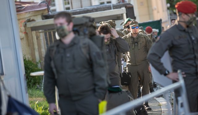 Bildgröße auf die Monitorauflösung (640x480 px) optimiert