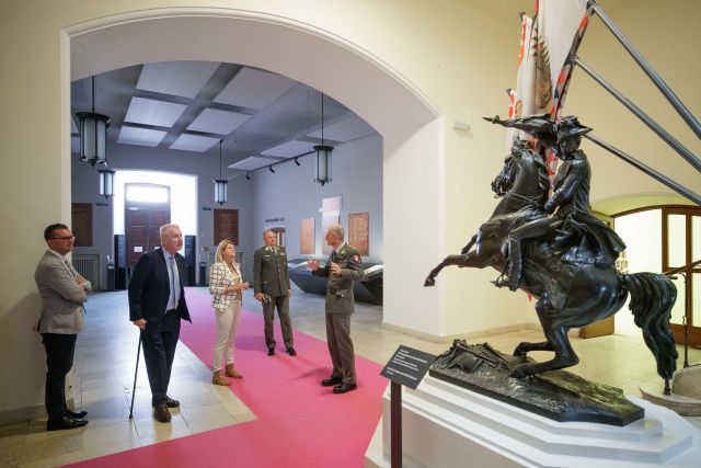 Bildgr&ouml;&szlig;e auf die Monitoraufl&ouml;sung (640x480 px) optimiert