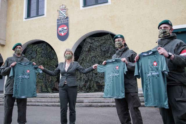 Bildgr&ouml;&szlig;e auf die Monitoraufl&ouml;sung (640x480 px) optimiert