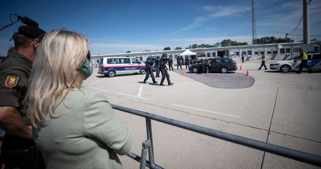 Bildgröße auf die Monitorauflösung (640x480 px) optimiert