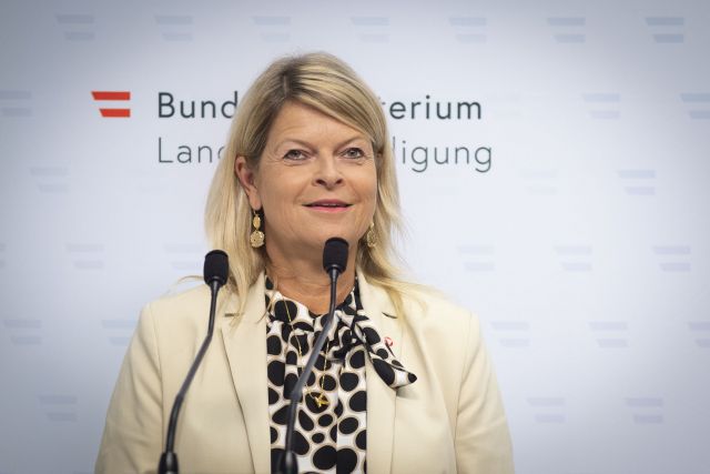 Bildgröße auf die Monitorauflösung (640x480 px) optimiert