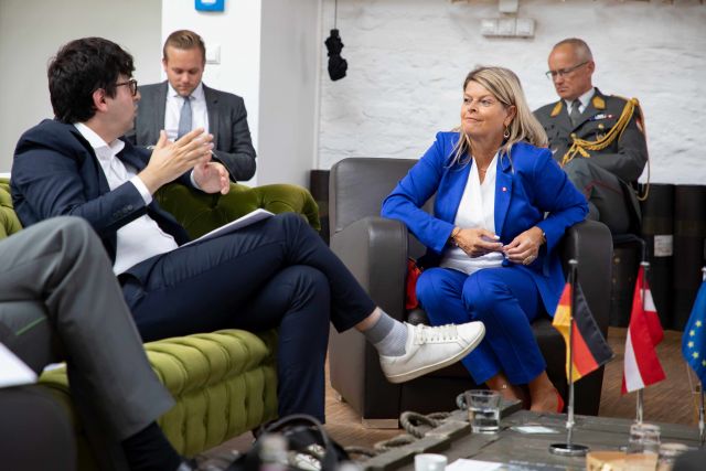 Bildgröße auf die Monitorauflösung (640x480 px) optimiert