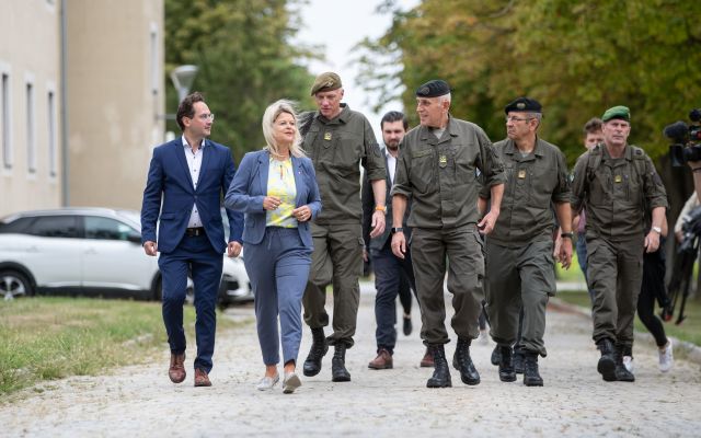 Bildgr&ouml;&szlig;e auf die Monitoraufl&ouml;sung (640x480 px) optimiert