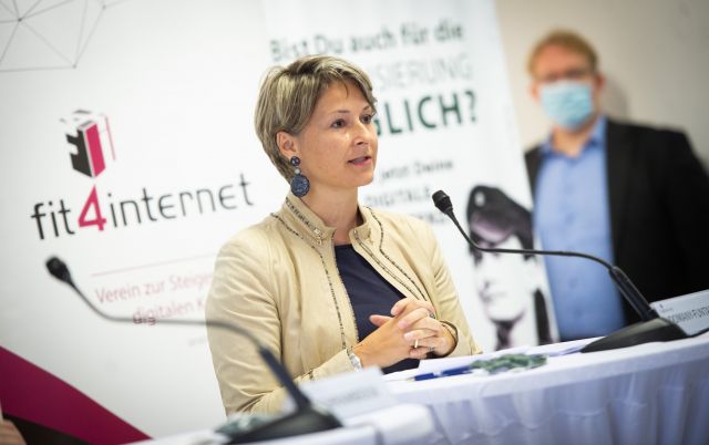 Bildgröße auf die Monitorauflösung (640x480 px) optimiert